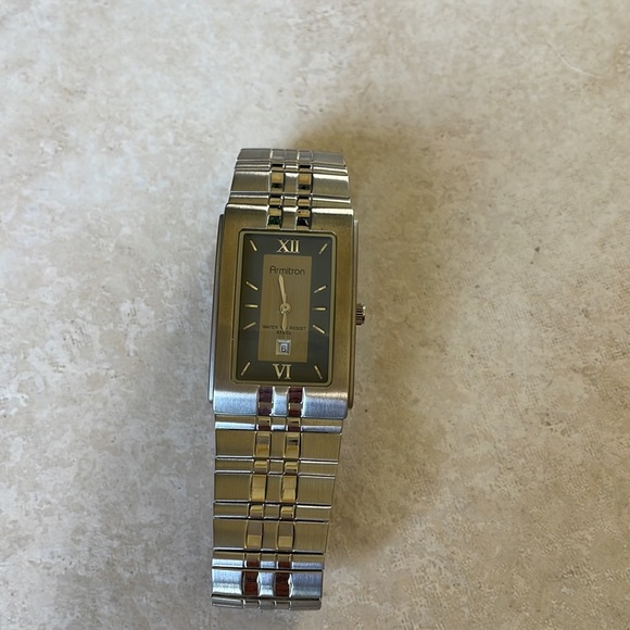 Armitron men battery water resistant 100ft stainless steel w/day - Picture 2 of 6